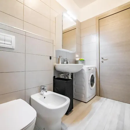 Leonardo With Swimming Pool And Garden In Borghetto Appartement